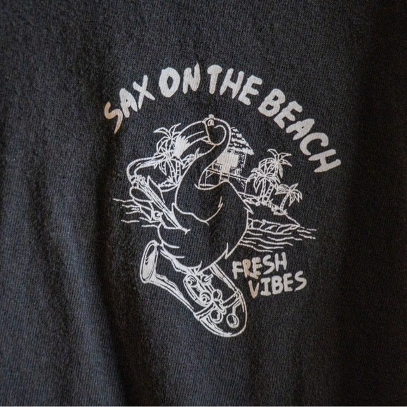 Sax on the Beach T-shirt - Picture 2 of 5